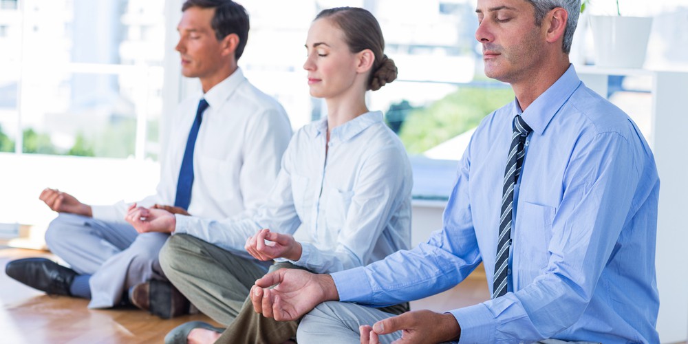 shutterstock_298707494 Happy & Mindful at Work